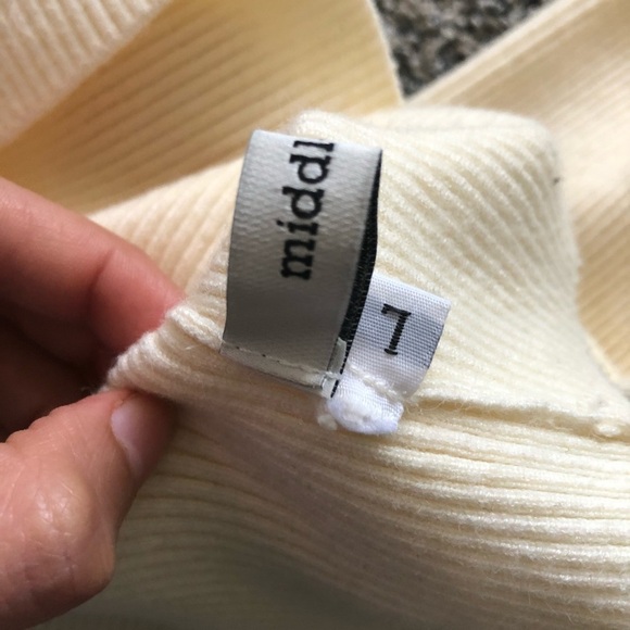 Middletone Cream Ribbed Knit Cut-out Shoulder Top - Picture 9 of 10